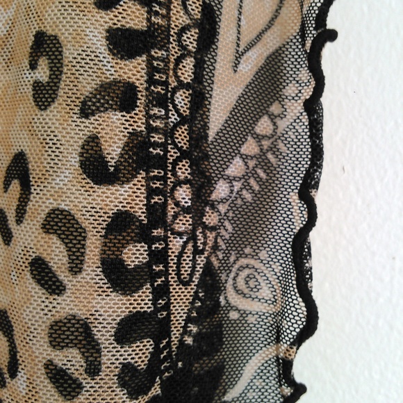 Animal paisley cold shoulder mesh tank - Picture 4 of 6